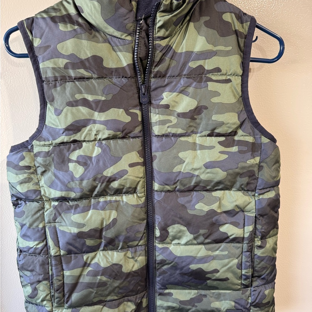 Gap Kids Camouflage Kids Puffer Vest M